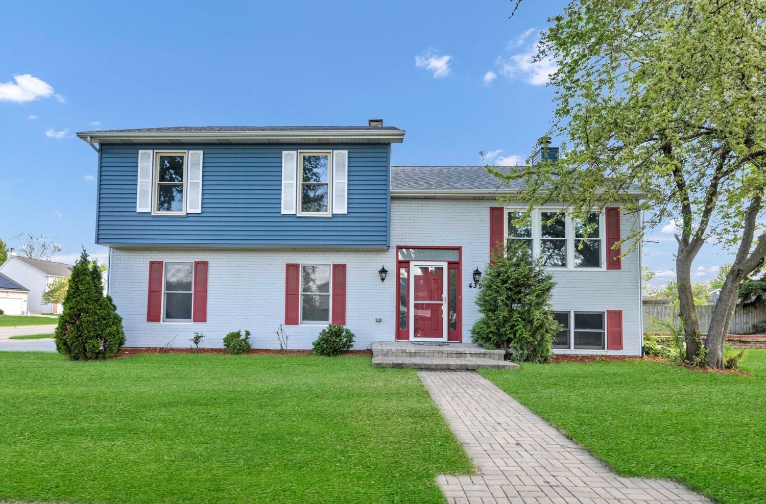 439 E Morse Avenue — Bartlett, IL 60103