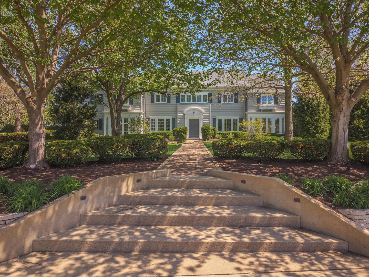 27 Country Club Place — Bloomington, IL 61701