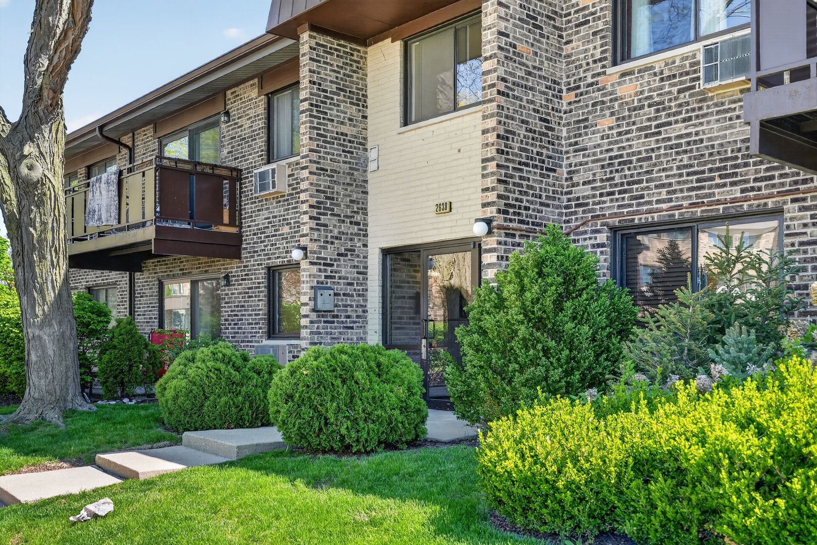 2638 N WINDSOR Drive #102 — Arlington Heights, IL 60004