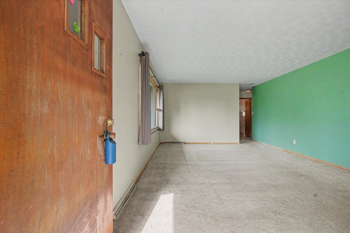 180 Walnut Street, Argenta, IL 62501