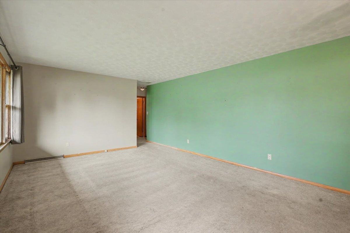 180 Walnut Street, Argenta, IL 62501