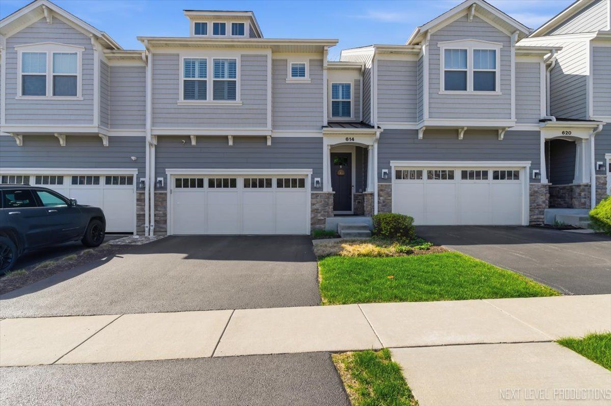 614 Riverbank Drive — Geneva, IL 60134
