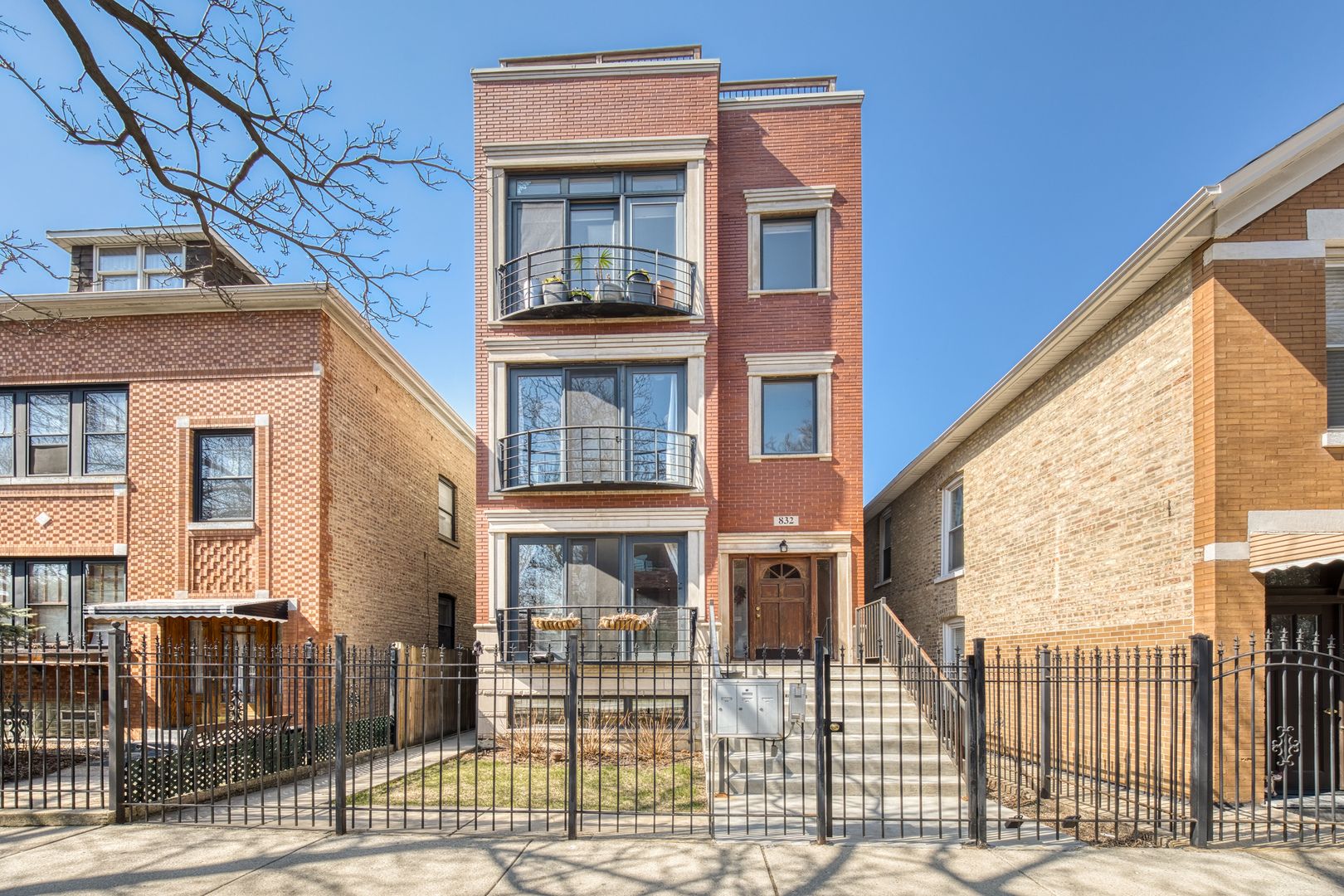 832 N Washtenaw Avenue #3 — Chicago, IL 60622