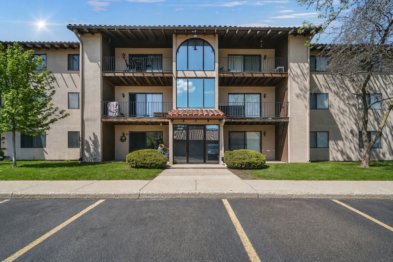 21W581 North Avenue #30 — Lombard, IL 60148