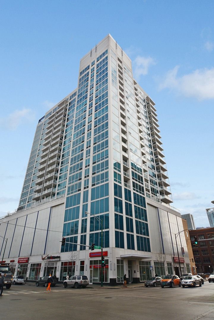757 Orleans Street, Chicago, IL 60654