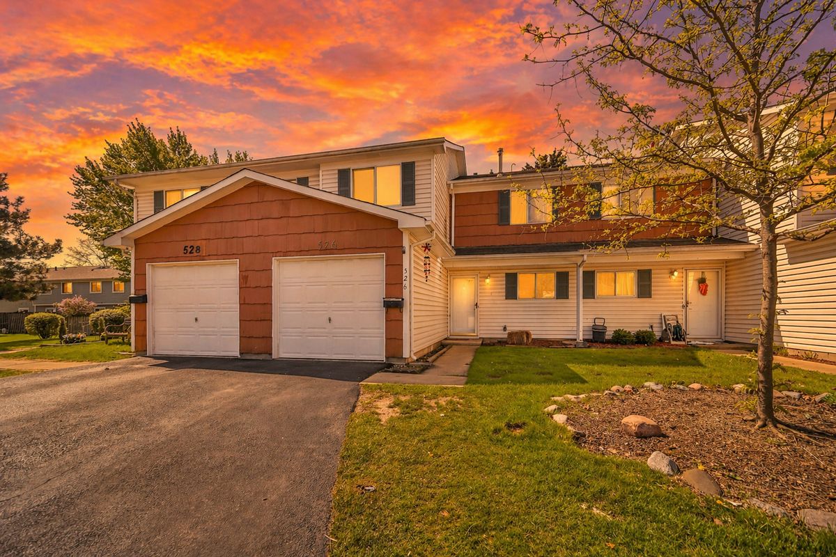 526 Alton Court, Carol Stream, IL 60188