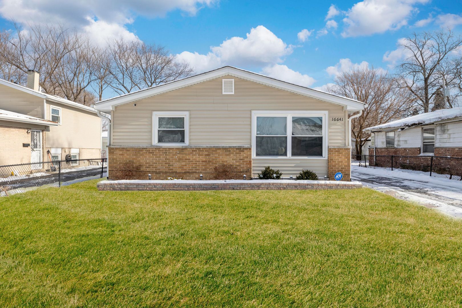16641 Paulina Street — Markham, IL 60428