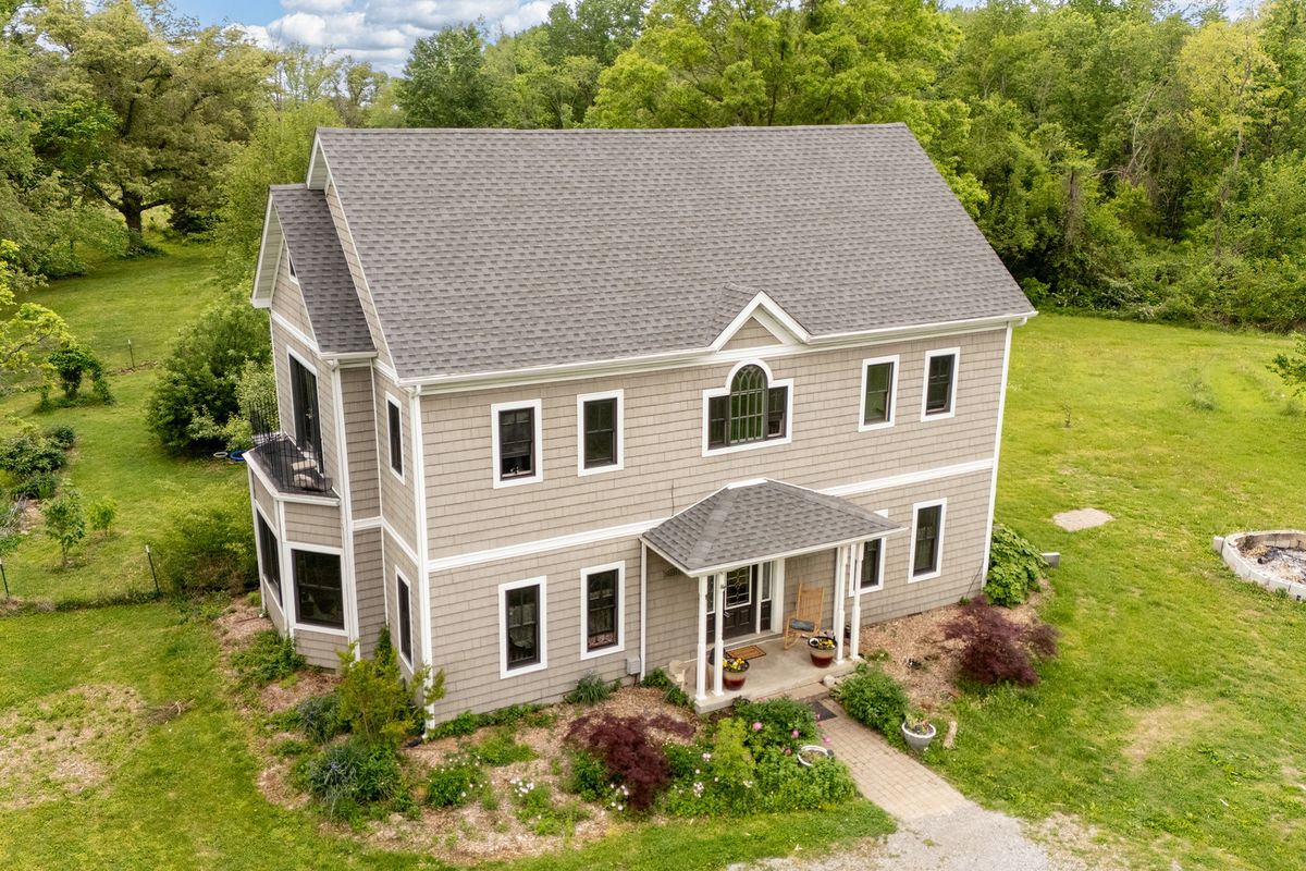 1215 Trolley Road, Eldorado, IL 62930