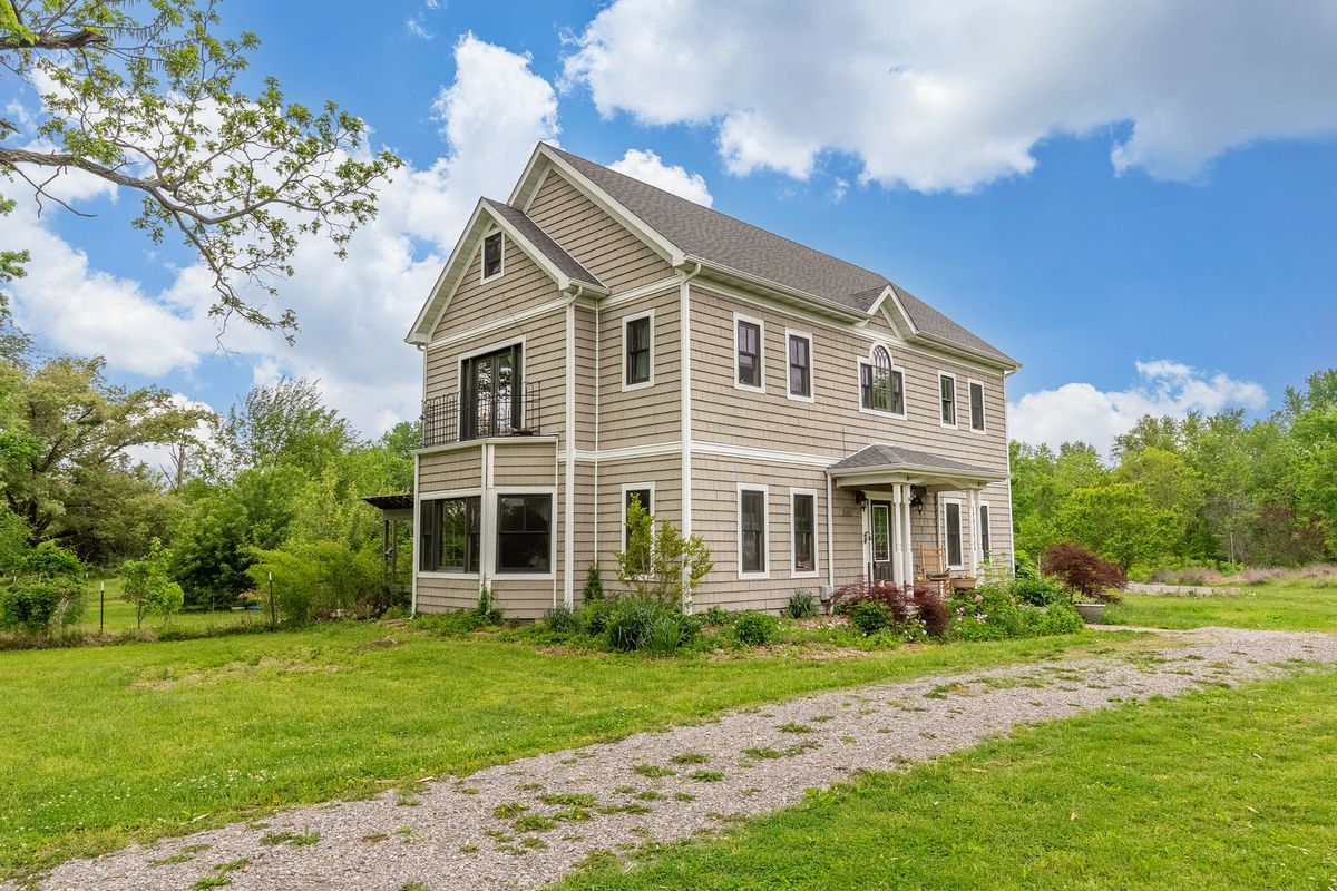 1215 Trolley Road, Eldorado, IL 62930