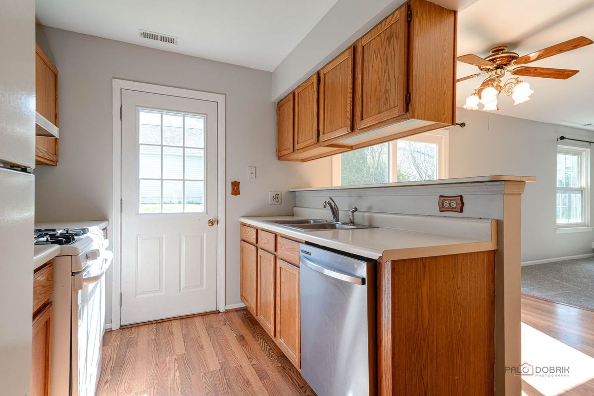 3020 Max Court, Island Lake, IL 60042