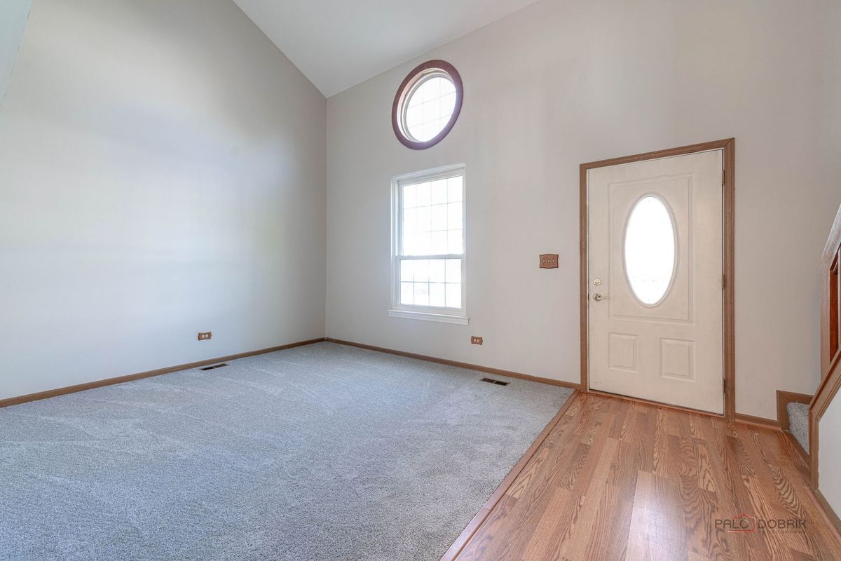 3020 Max Court, Island Lake, IL 60042