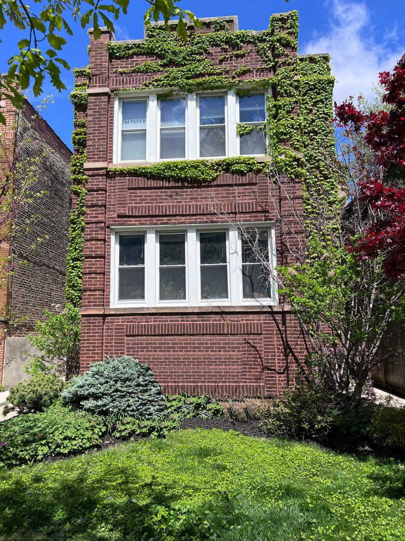 2604 Argyle Street, Chicago, IL 60625