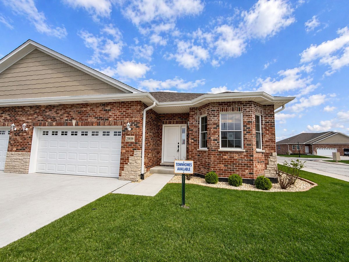 23939 Fugett Drive, Manhattan, IL 60442