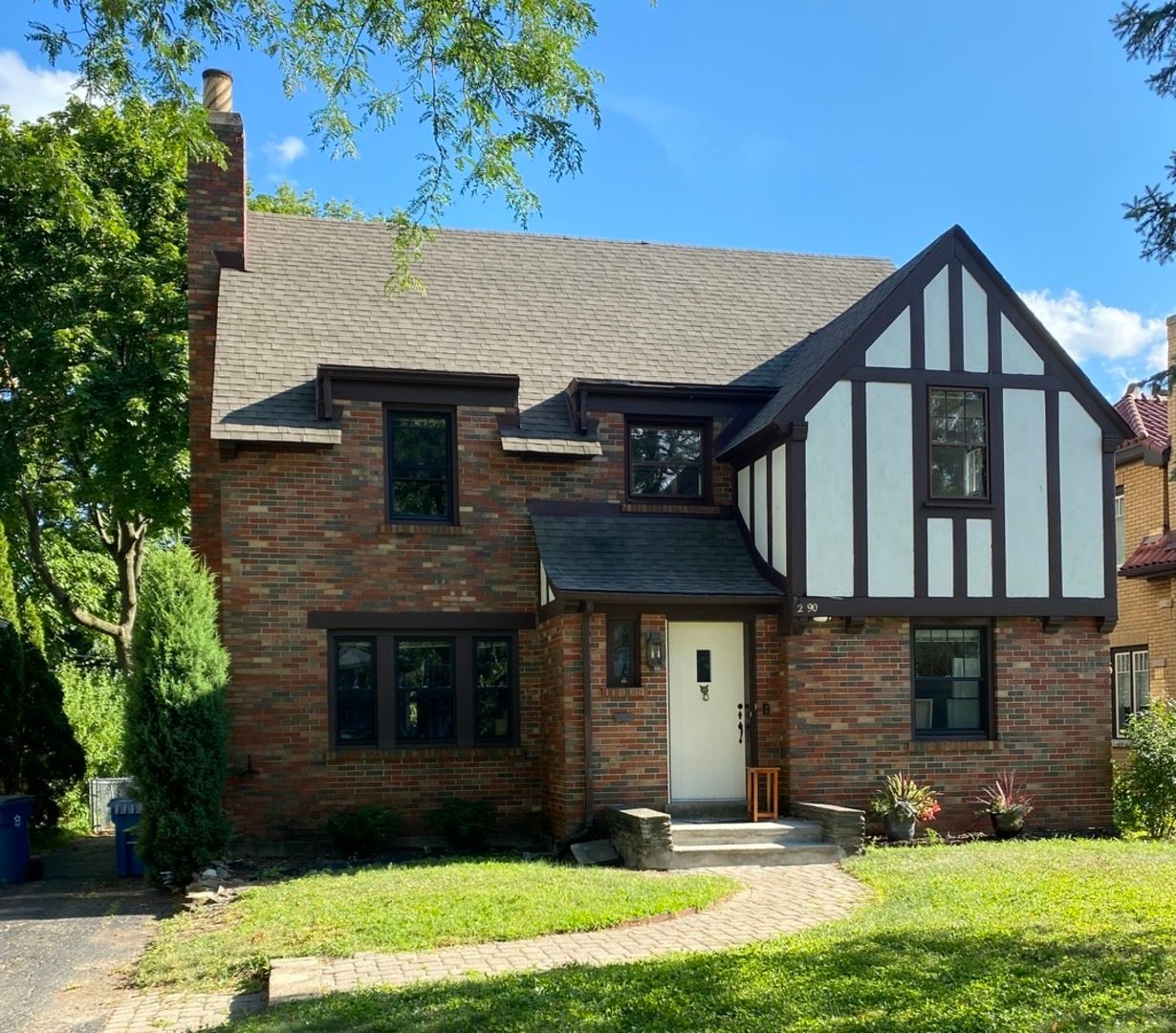 290 W Elm Park Avenue — Elmhurst, IL 60126