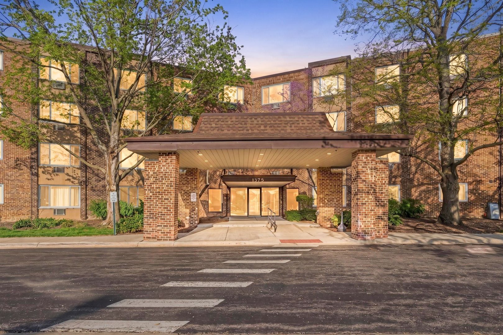 1375 REBECCA Drive #323 — Hoffman Estates, IL 60169