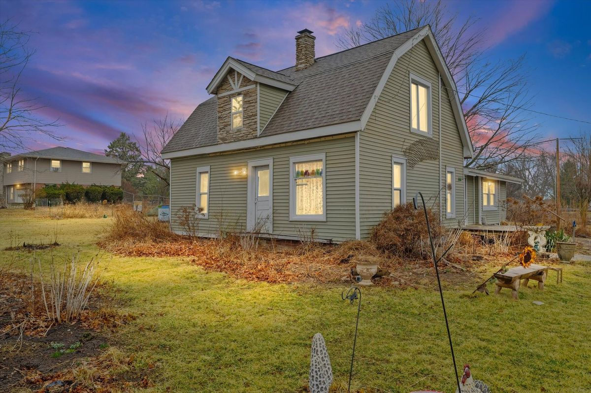 2210 Fogel Road, Mahomet, IL 61853