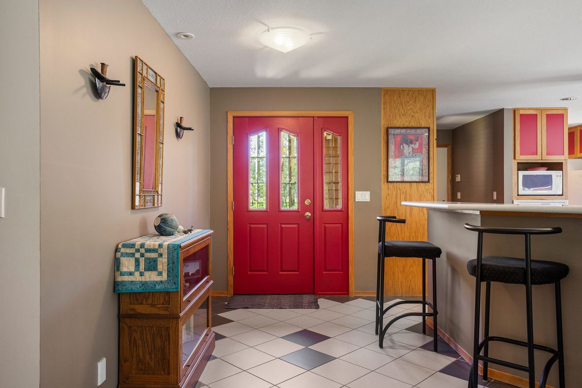 3262 Greenwood Drive, Dewey, IL 61840