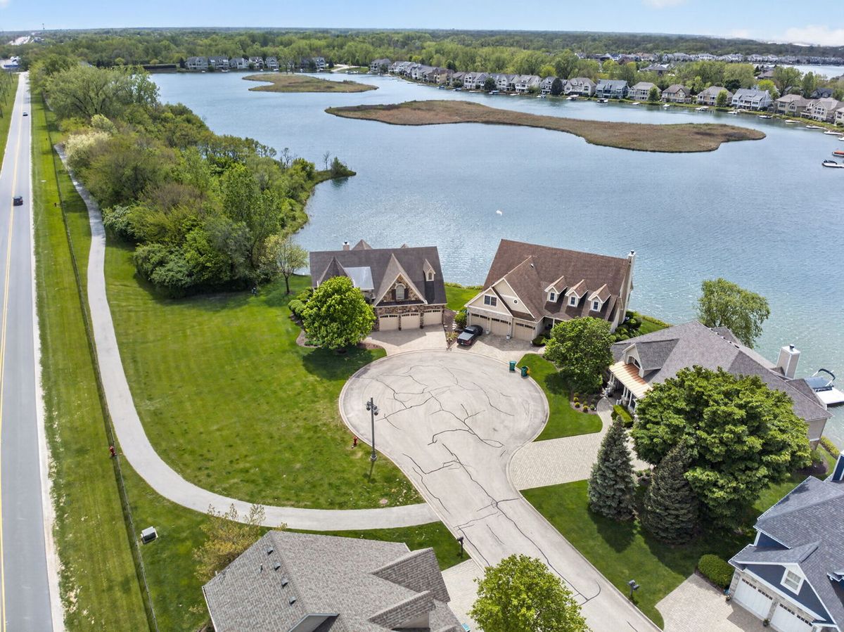 13111 Lake Mary Drive, Plainfield, IL 60585