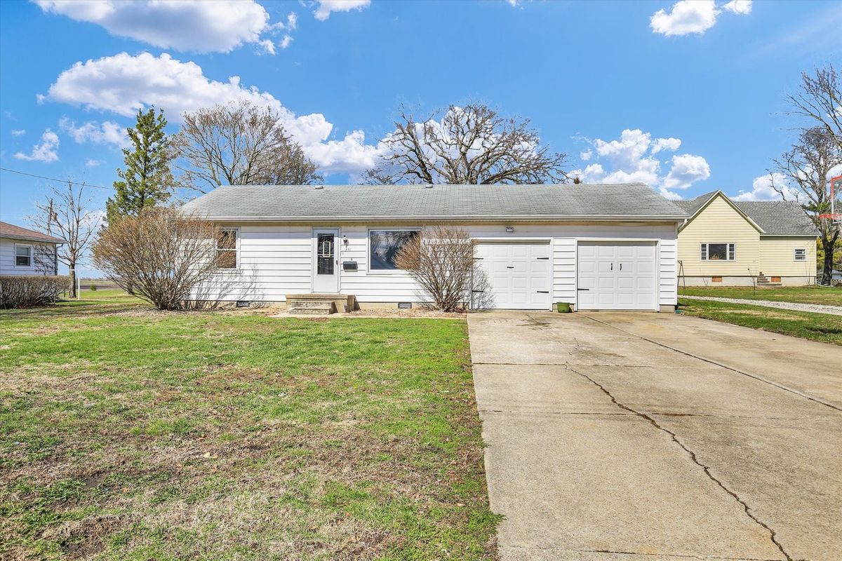 341 Spruce Street, Paxton, IL 60957