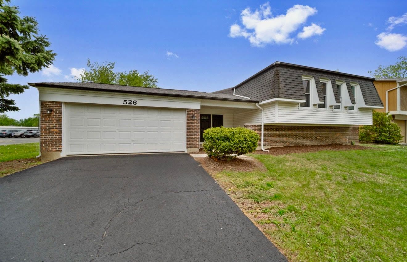 526 King Arthur Way — Bolingbrook, IL 60440