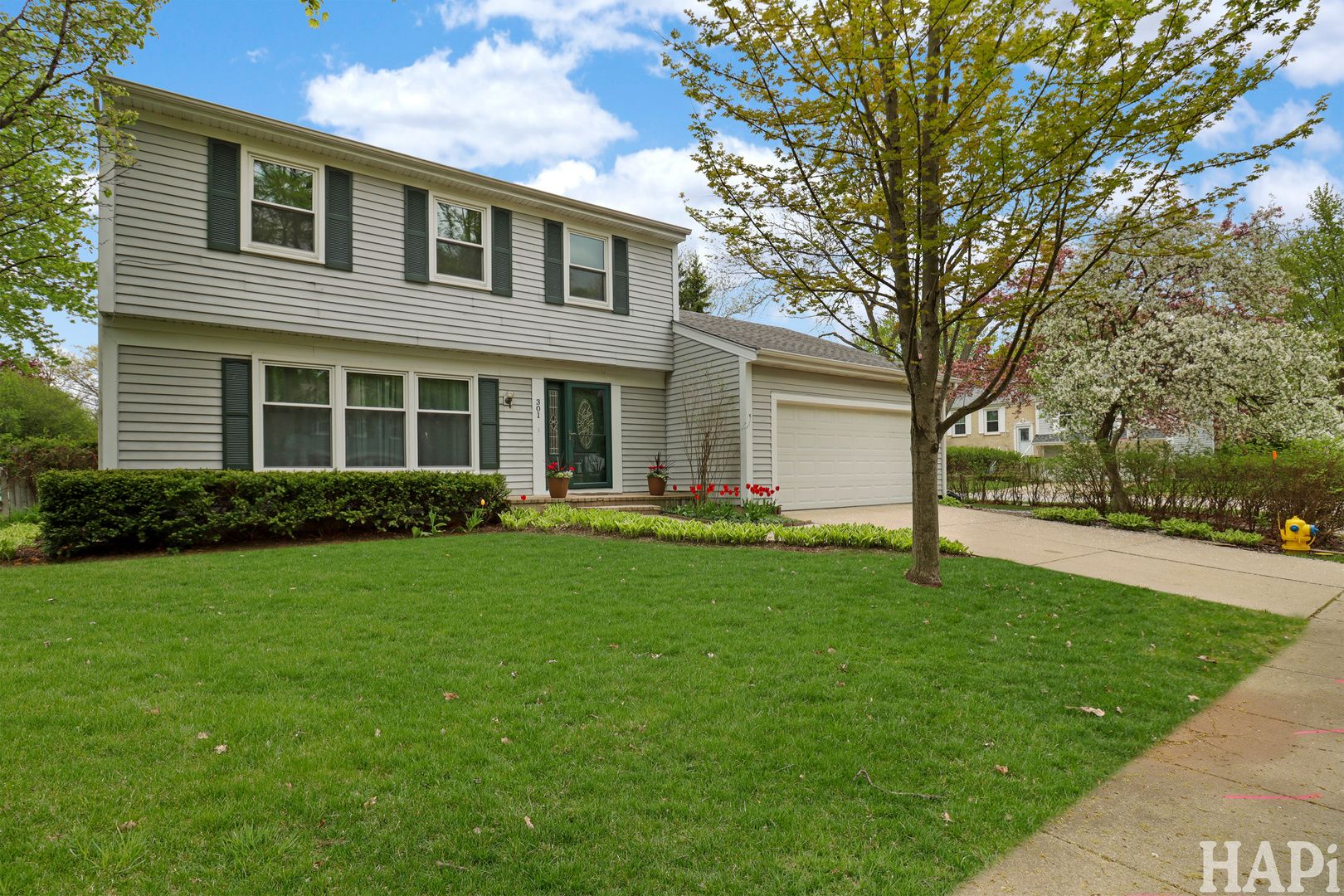 301 Albany Lane — Vernon Hills, IL 60061