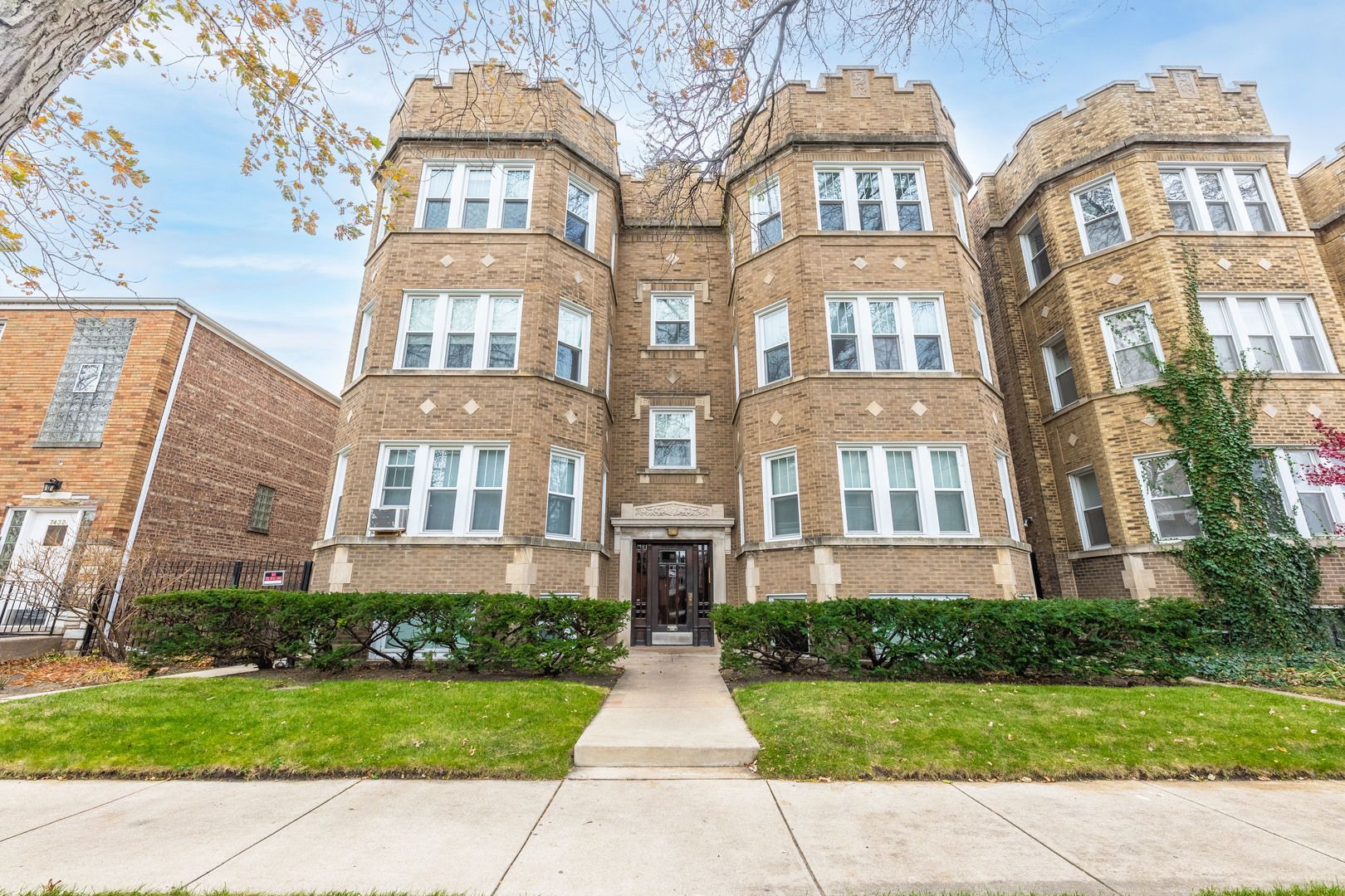 7434 N Claremont Avenue #1 — Chicago, IL 60645