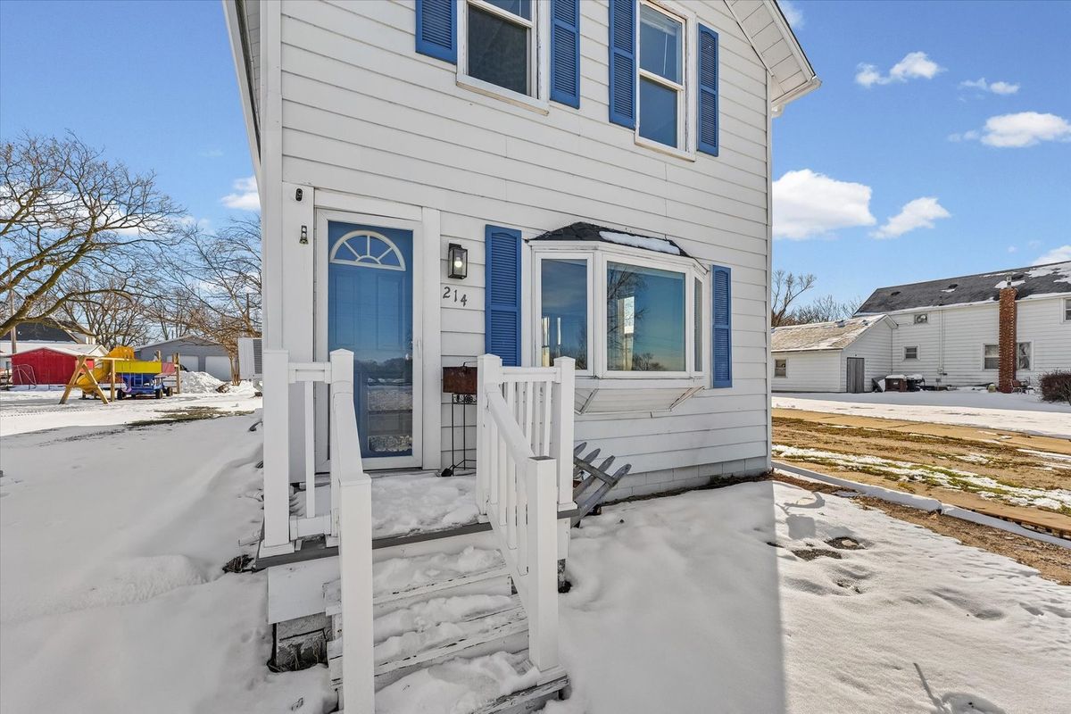 214 S Railroad Avenue, Buckley, IL 60918