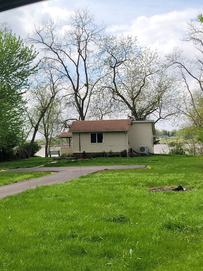 2365 S High Street — Port Byron, IL 61275