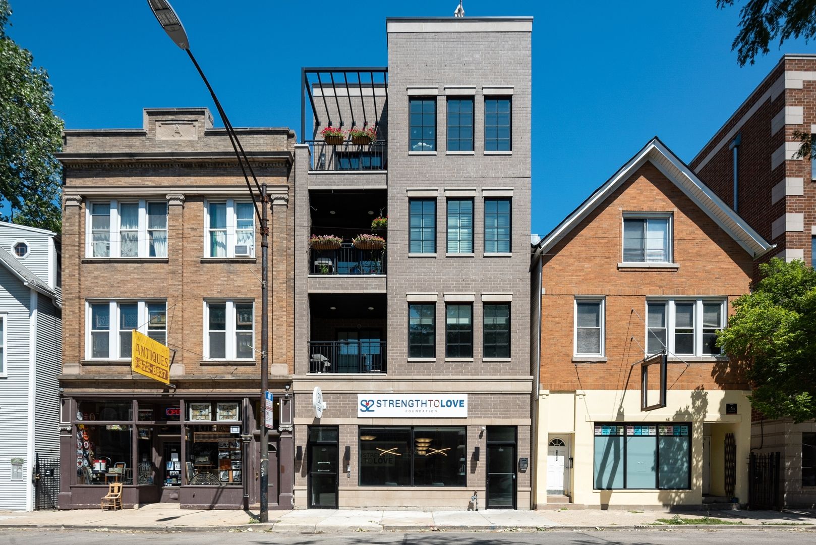 2136 W Belmont Avenue #1 — Chicago, IL 60618