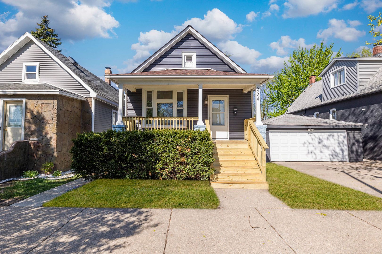 554 Douglas Avenue — Calumet City, IL 60409