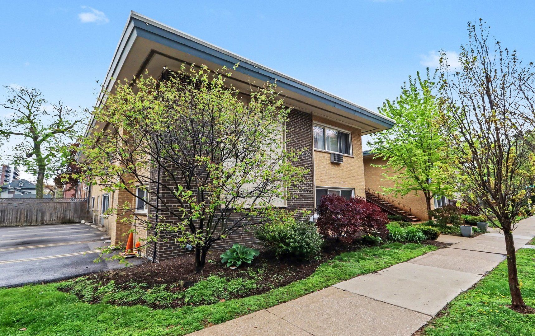135 S Kenilworth Avenue #6 — Oak Park, IL 60302