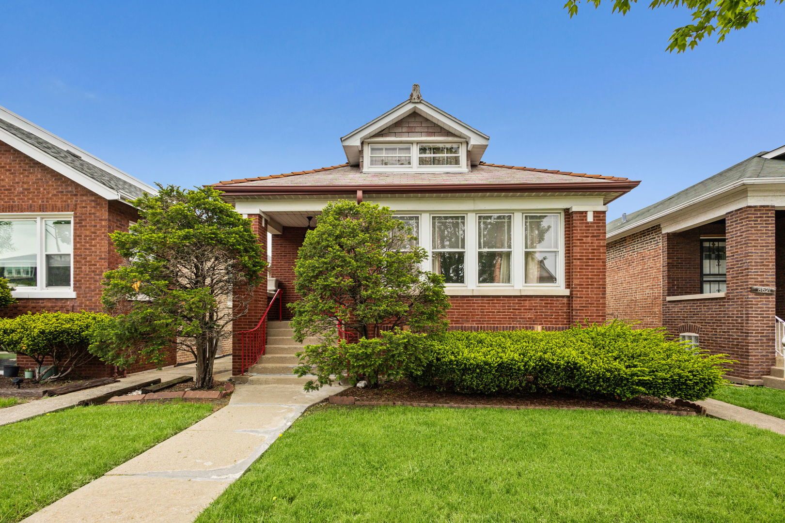 8617 S Loomis Boulevard — Chicago, IL 60620