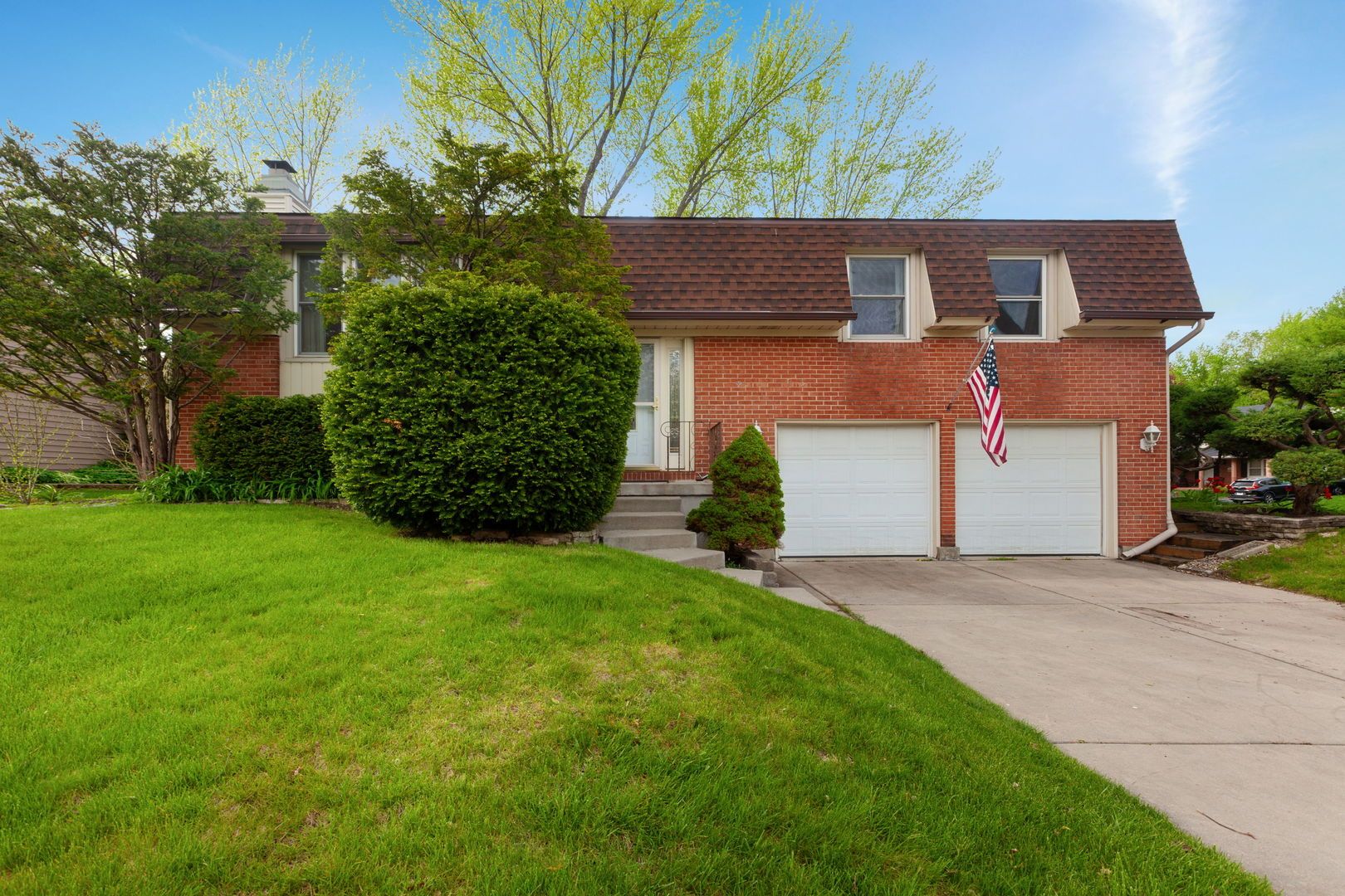 3990 Hudson Drive — Hoffman Estates, IL 60192