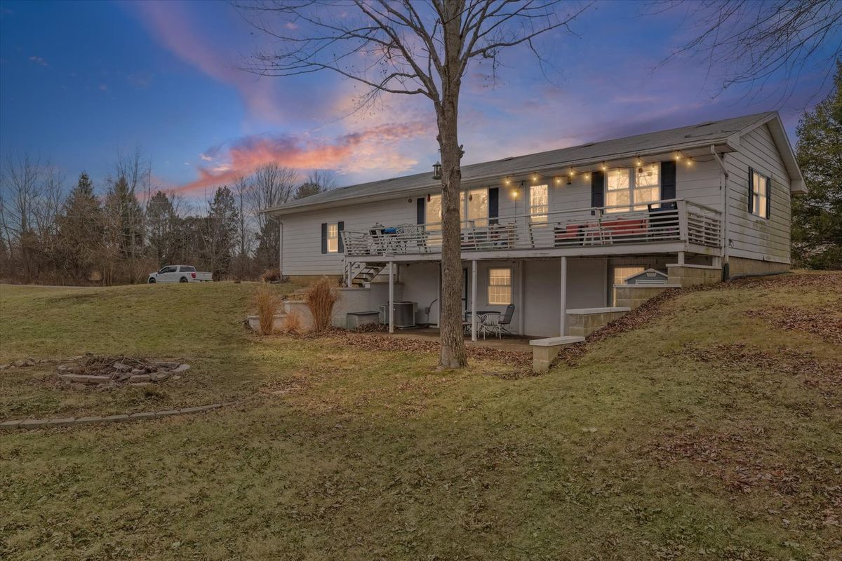 88 County Road 2000, Mahomet, IL 61853