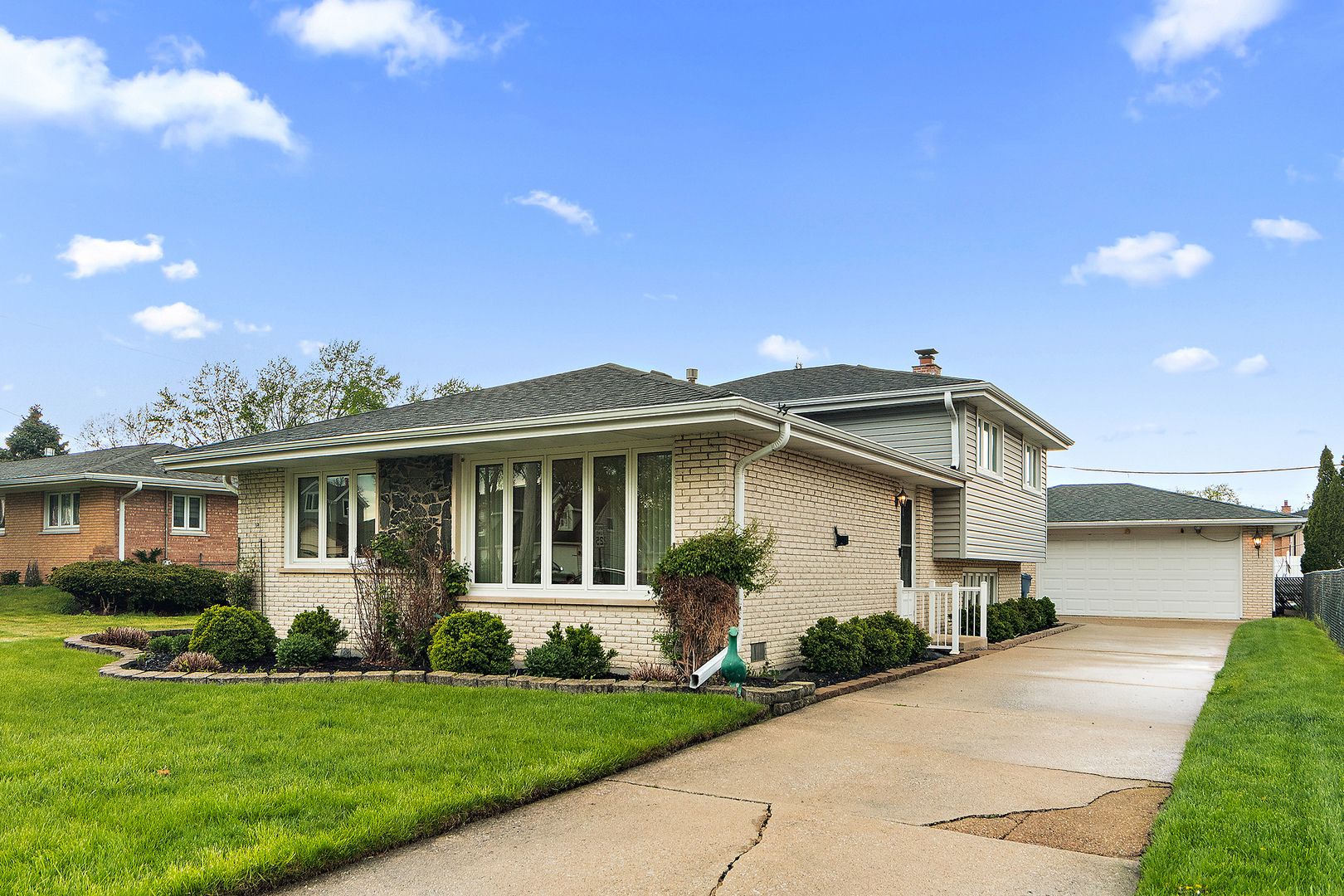 6612 W 92nd Street — Oak Lawn, IL 60453