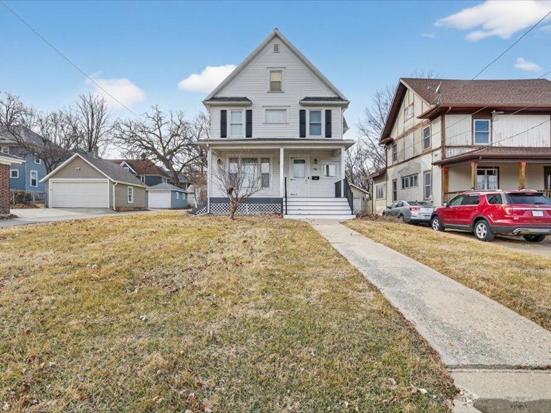 14 N Harlem Avenue — Freeport, IL 61032