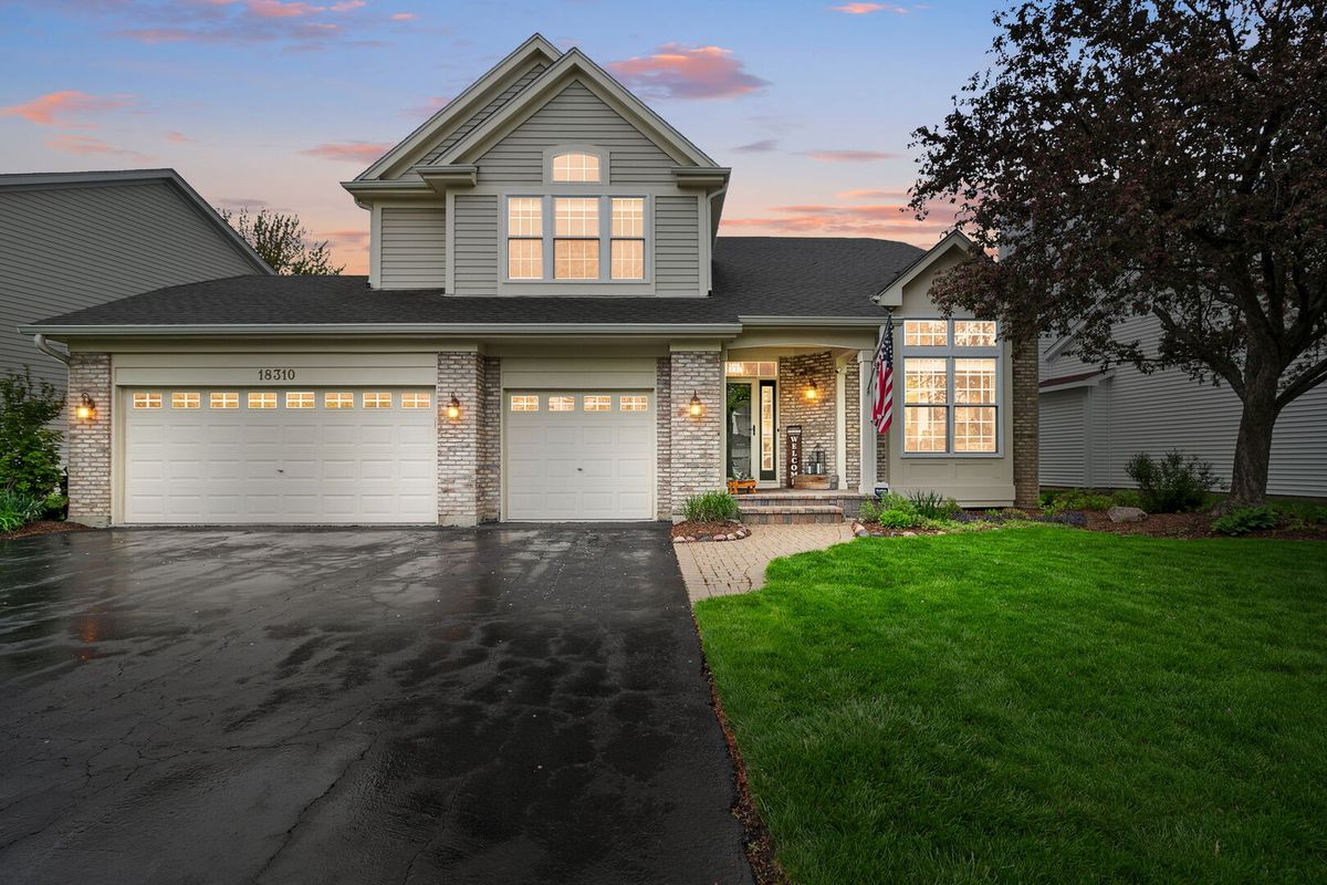 18310 Meander Drive, Grayslake, IL 60030
