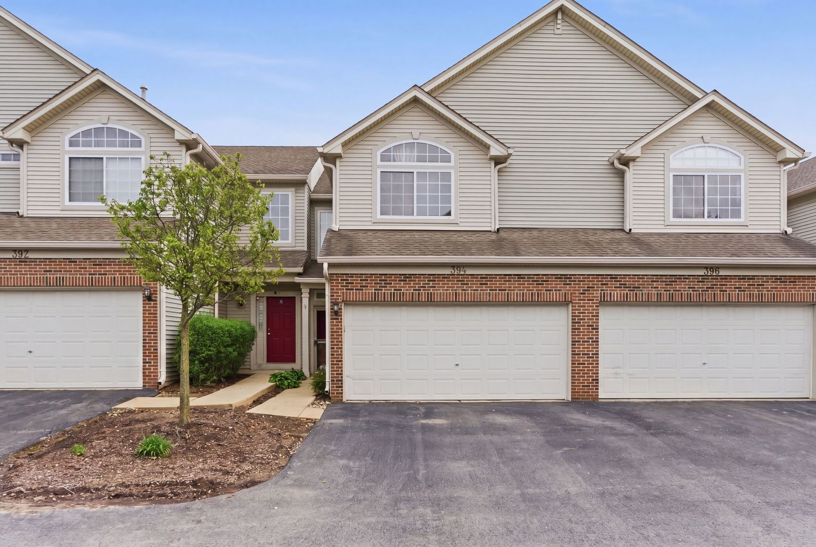 394 Jamestown Court — Aurora, IL 60504