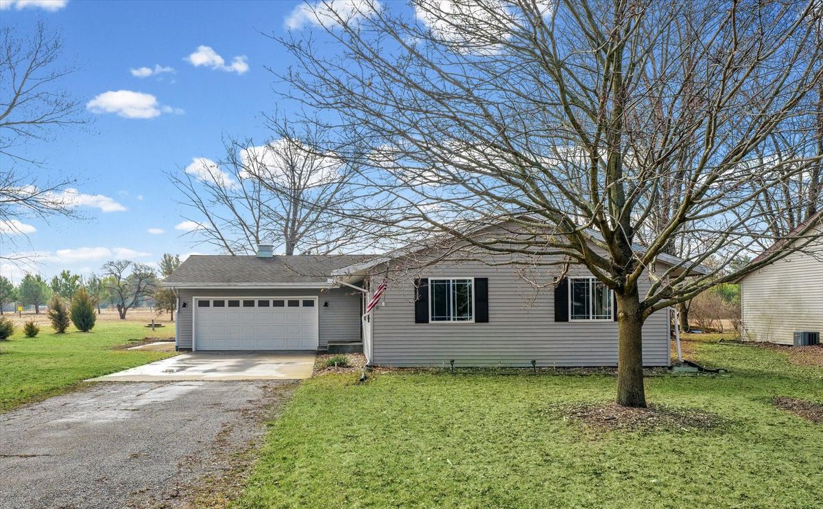 1432 Country Club Lane, Loda, IL 60948