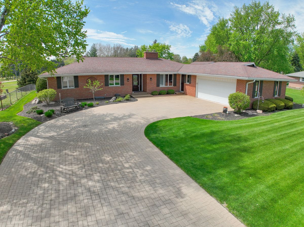 704 First Street, Elburn, IL 60119