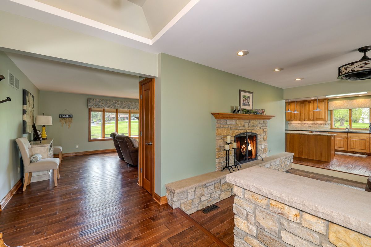 704 N First Street, Elburn, IL 60119