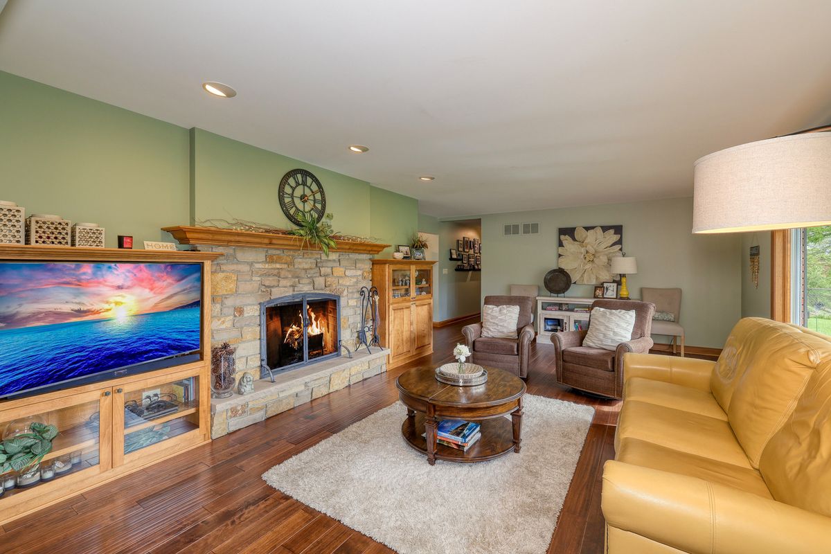 704 N First Street, Elburn, IL 60119
