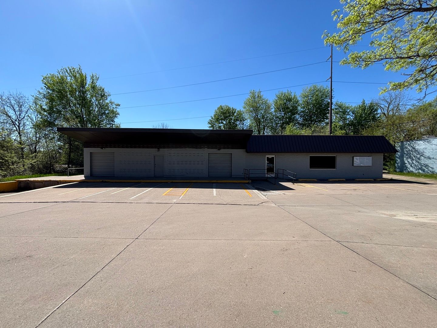 3728 Eastern Avenue — Davenport, IA 52807