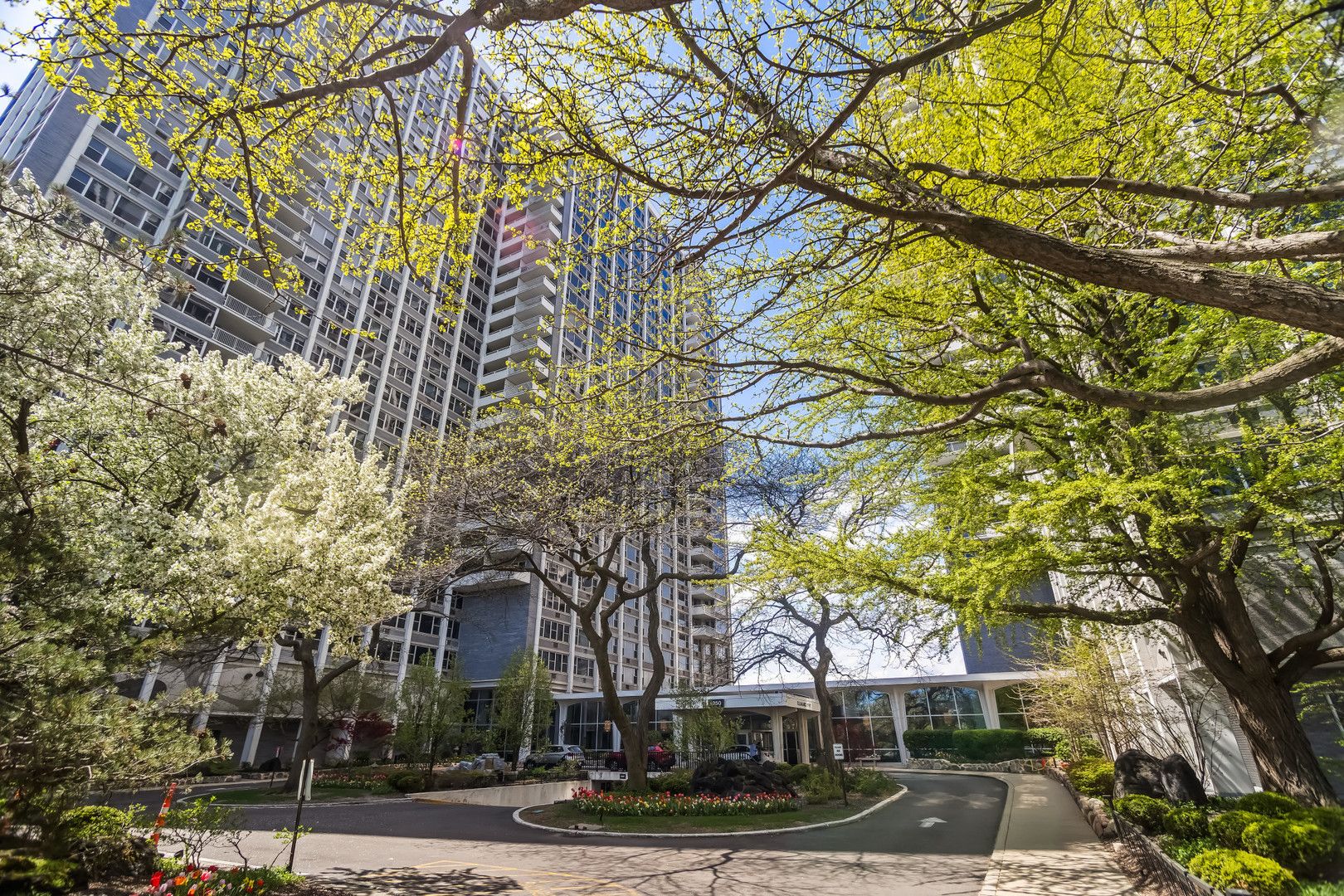 4250 N Marine Drive #1830 — Chicago, IL 60613