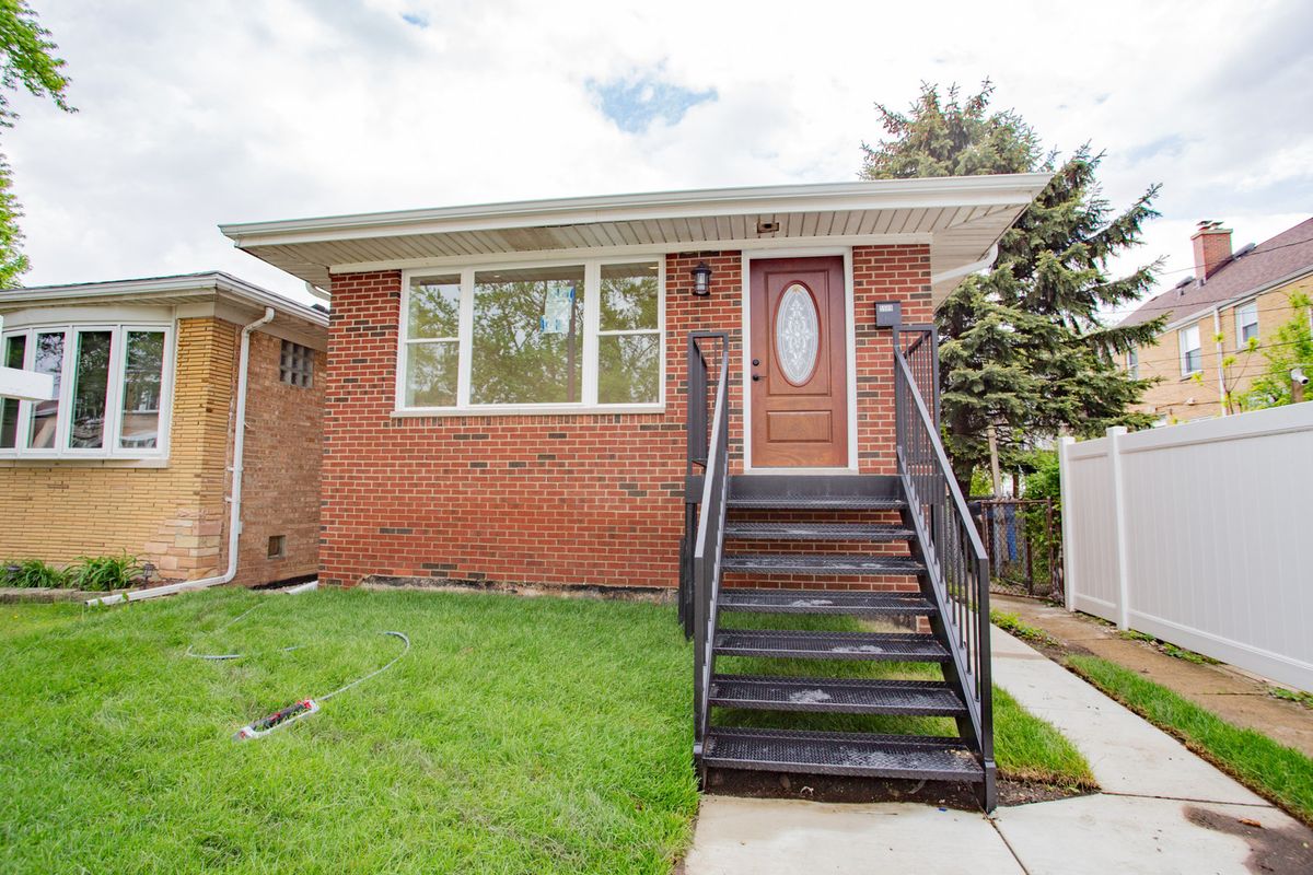 5509 Central Avenue, Chicago, IL 60630