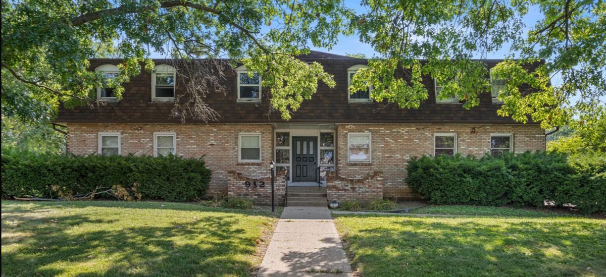 912 Crescent Drive, Champaign, IL 61821