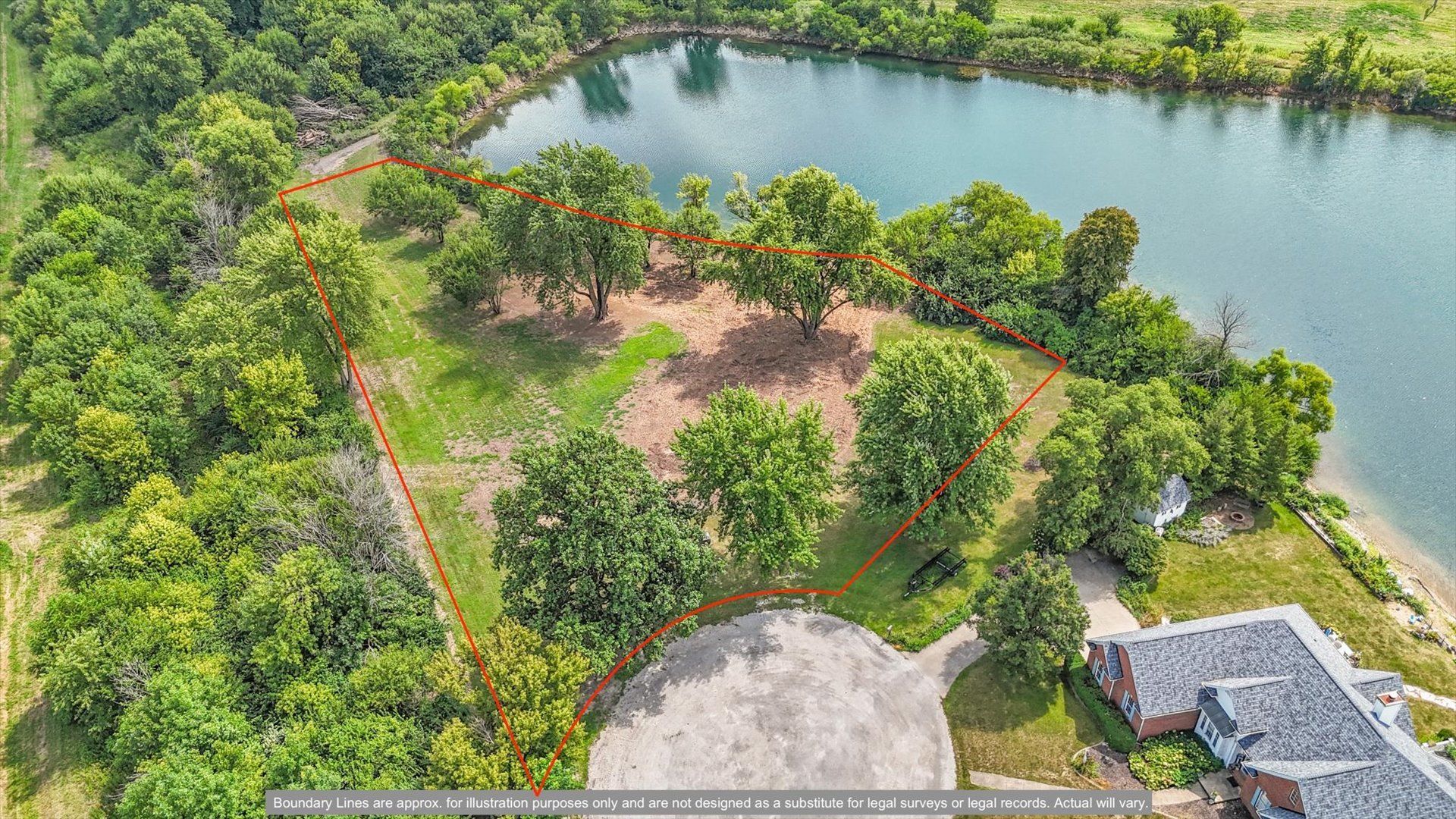 50 Moss Lake Drive — Farmer City, IL 61842