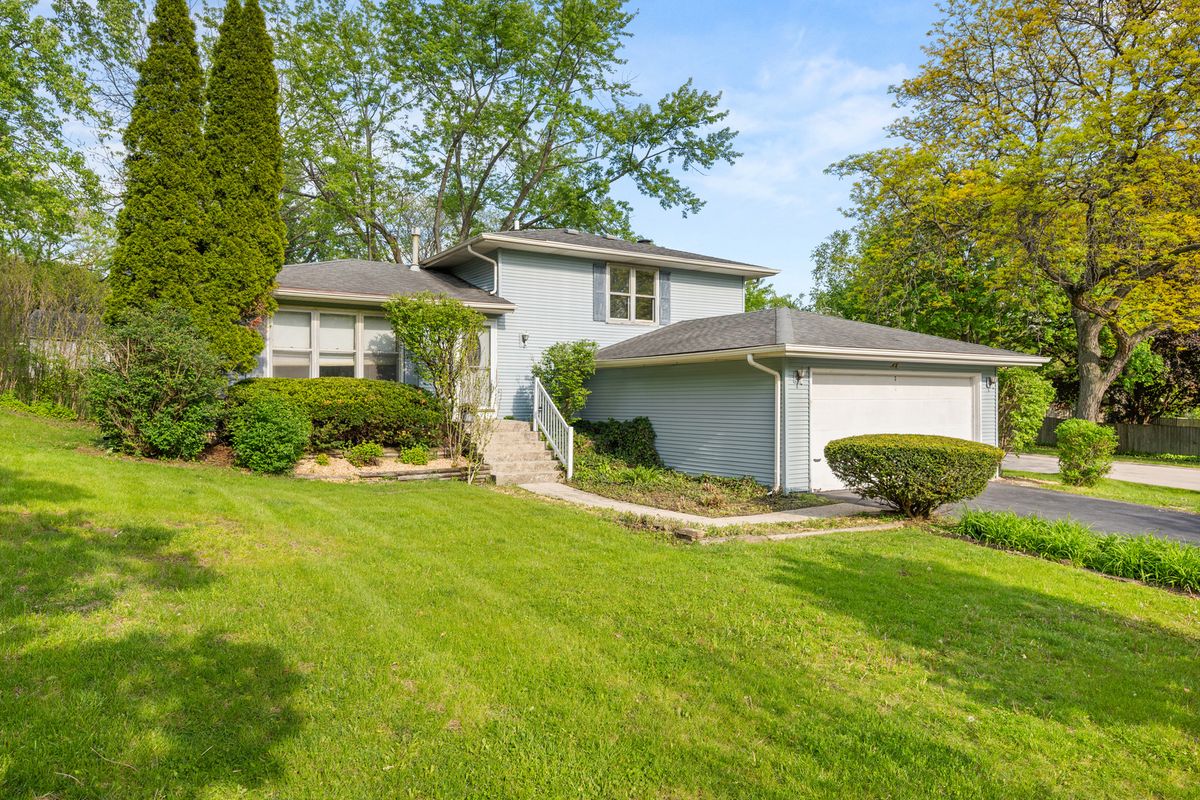 405 N Glengarry Drive, Geneva, IL 60134