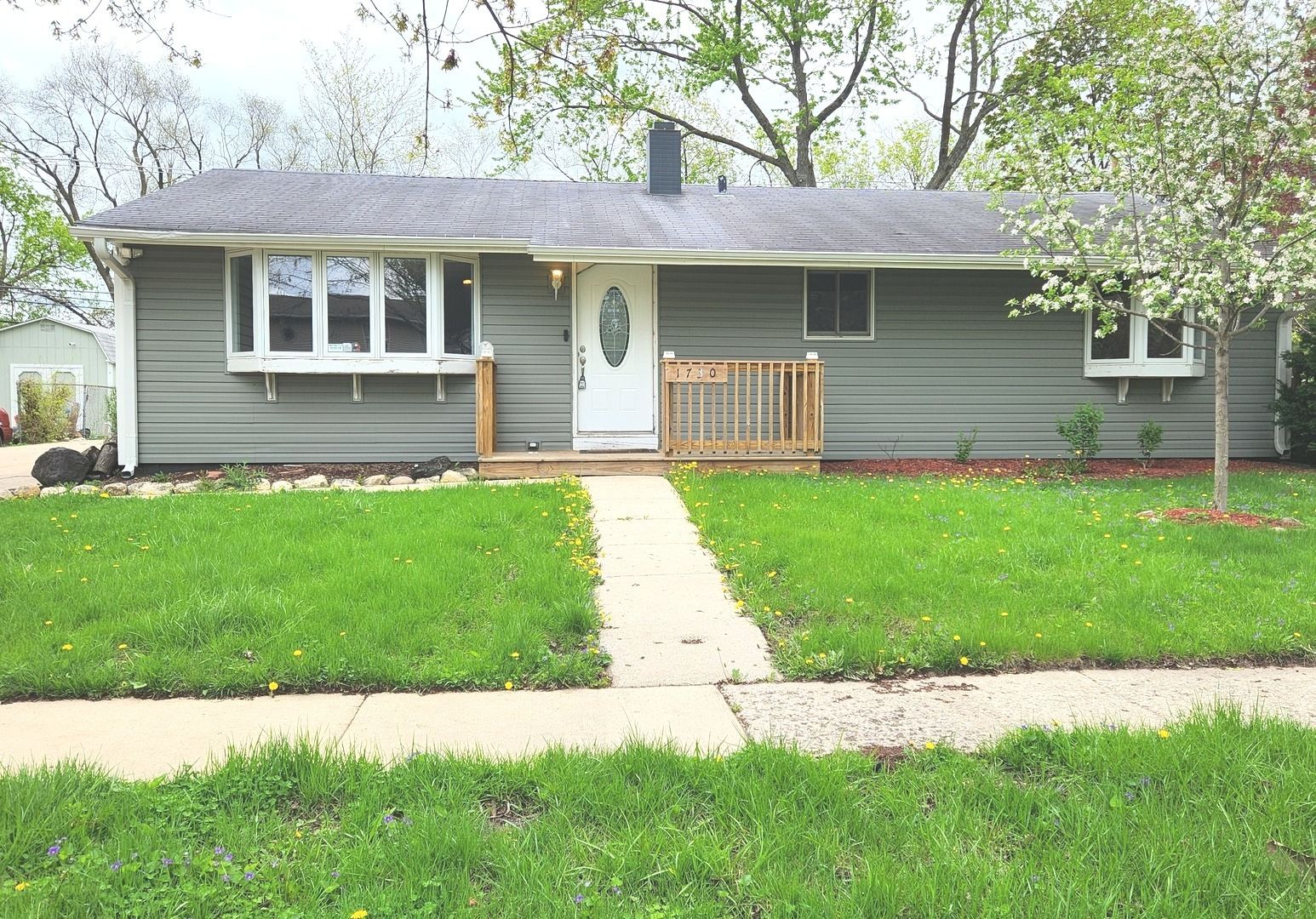 1730 Kingston Circle — Carpentersville, IL 60110