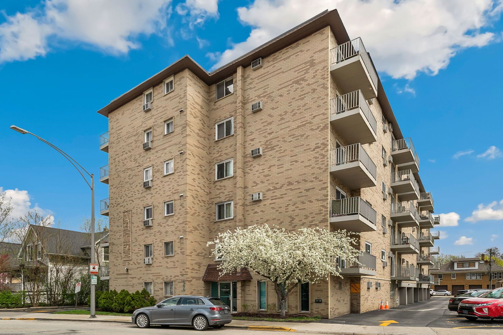 300 Circle Avenue #6I — Forest Park, IL 60130